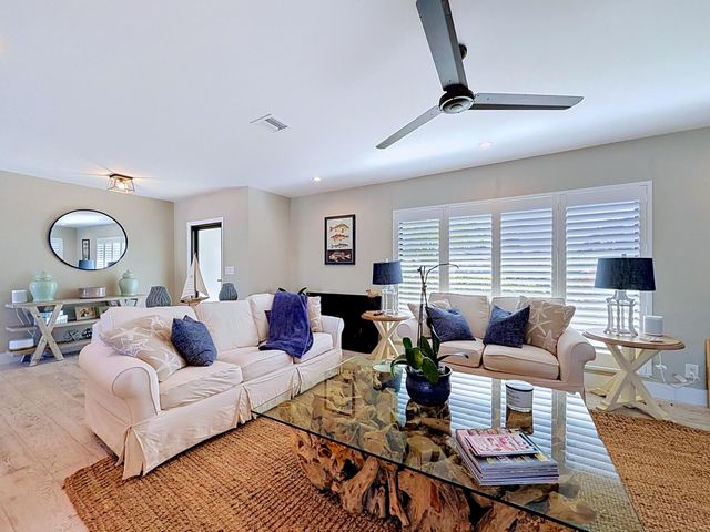 3851 NE 24th Avenue, Lighthouse Point, FL 33064