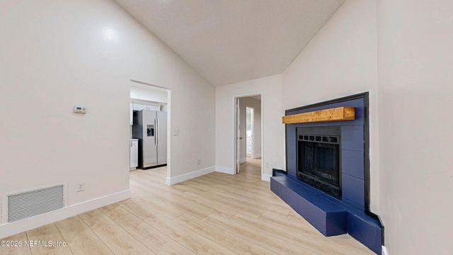4773 BARNES S, Jacksonville, FL 32207