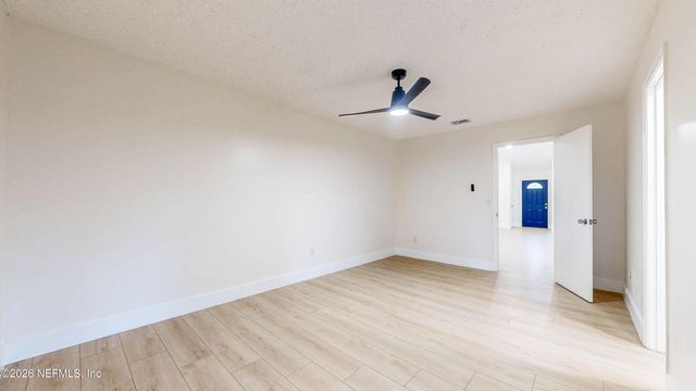 4773 BARNES S, Jacksonville, FL 32207