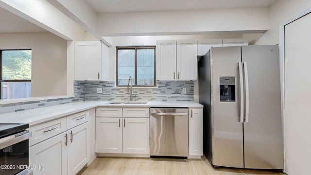 4773 BARNES S, Jacksonville, FL 32207