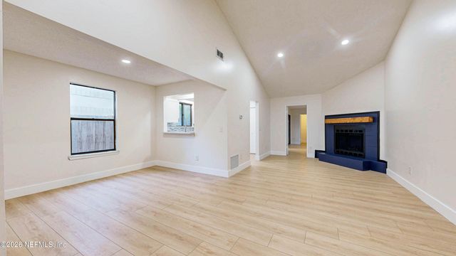 4773 BARNES S, Jacksonville, FL 32207