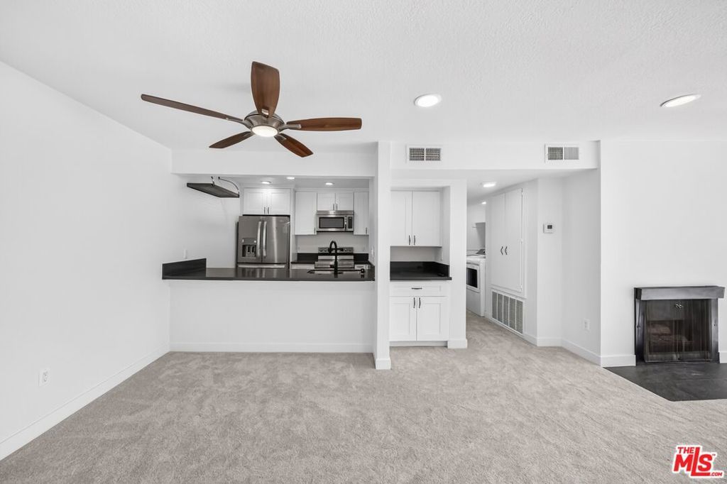 3481 Stancrest Drive 211, Glendale, CA 91208 — photo 4