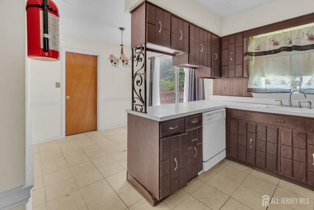 18 Foley Avenue, Edison, NJ 08820