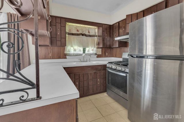 18 Foley Avenue, Edison, NJ 08820