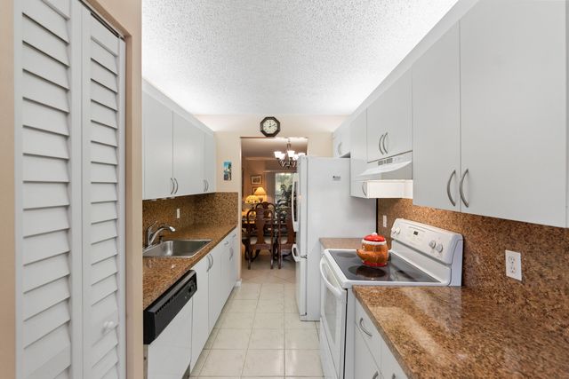 13000 SW 15th Court 311u, Pembroke Pines, FL 33027