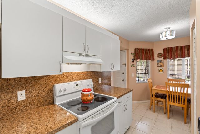 13000 SW 15th Court 311u, Pembroke Pines, FL 33027
