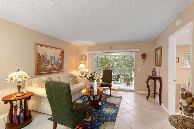 13000 SW 15th Court 311u, Pembroke Pines, FL 33027
