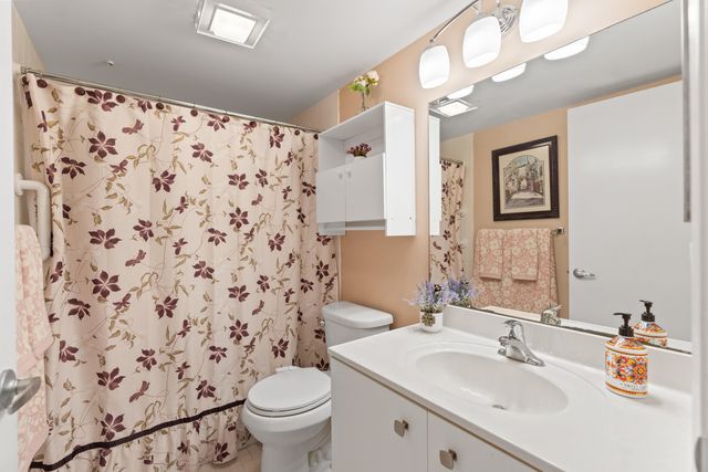 13000 SW 15th Court 311u, Pembroke Pines, FL 33027