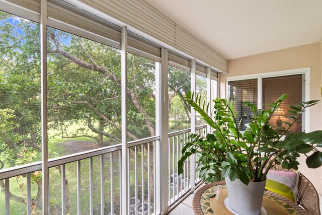 13000 SW 15th Court 311u, Pembroke Pines, FL 33027