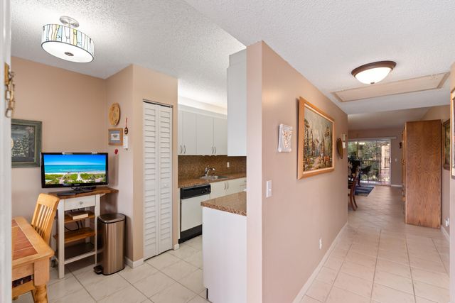 13000 SW 15th Court 311u, Pembroke Pines, FL 33027