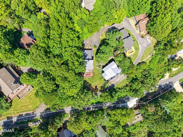 1415 S Baden Drive, Gatlinburg, TN 37738