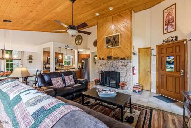 1415 S Baden Drive, Gatlinburg, TN 37738