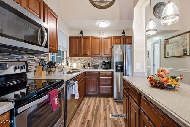 1415 S Baden Drive, Gatlinburg, TN 37738