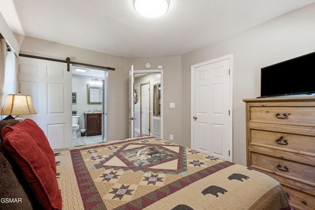 1415 S Baden Drive, Gatlinburg, TN 37738