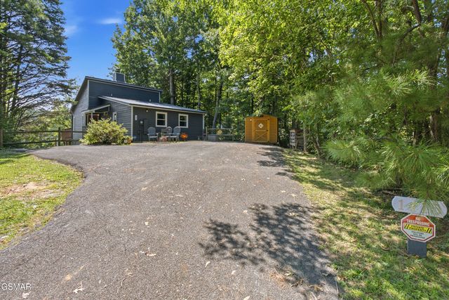 1415 S Baden Drive, Gatlinburg, TN 37738