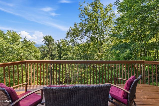 1415 S Baden Drive, Gatlinburg, TN 37738