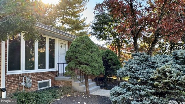 3221 HOLLY HILL DR, Falls Church, VA 22042