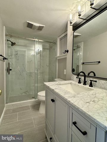 3221 HOLLY HILL DR, Falls Church, VA 22042