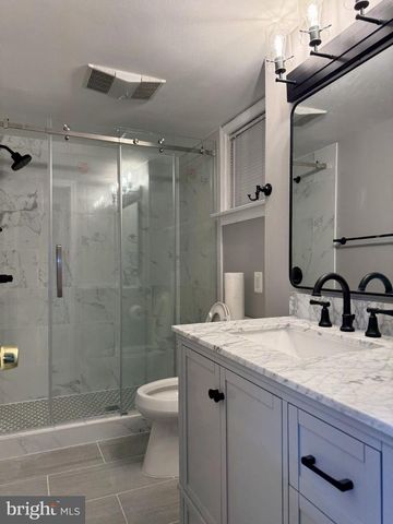 3221 HOLLY HILL DR, Falls Church, VA 22042