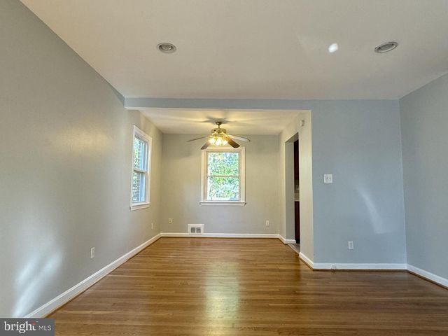 3221 HOLLY HILL DR, Falls Church, VA 22042