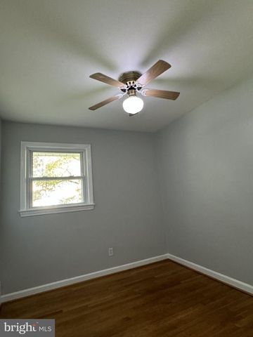 3221 HOLLY HILL DR, Falls Church, VA 22042