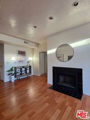 431 S Kingsley Drive 205, Los Angeles, CA 90020