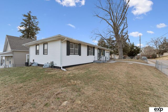 3713 N 34 Avenue, Omaha, NE 68111