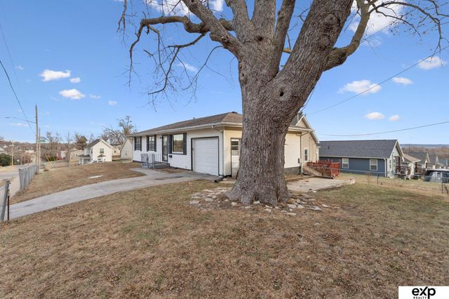 3713 N 34 Avenue, Omaha, NE 68111