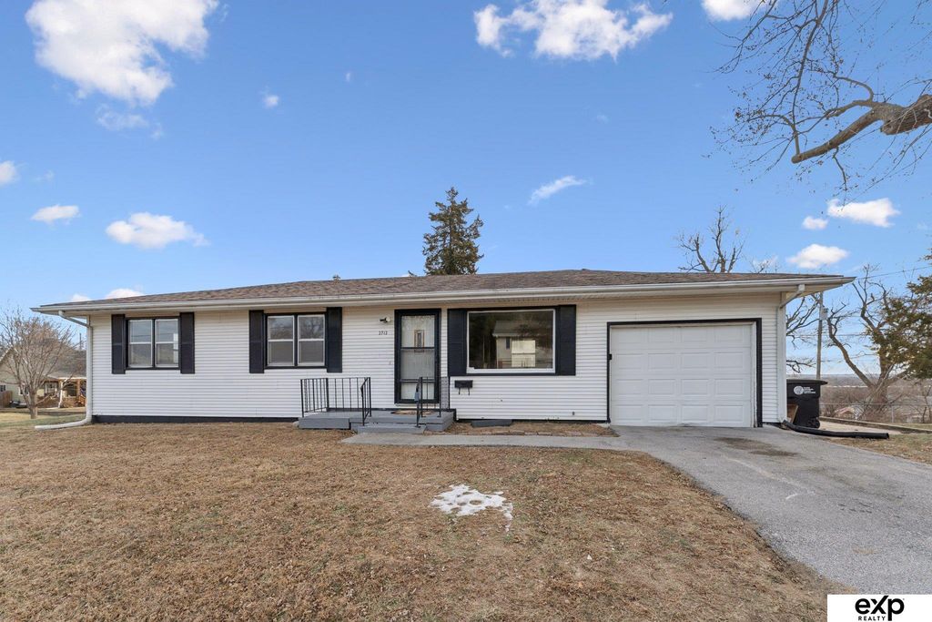3713 N 34 Avenue, Omaha, NE 68111