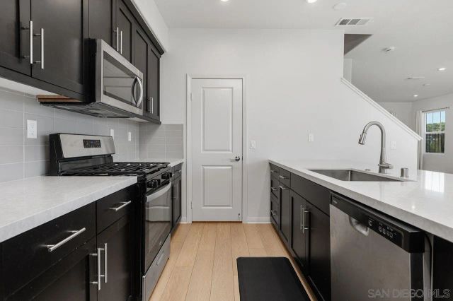 1512 Wingwood, Vista, CA 92083
