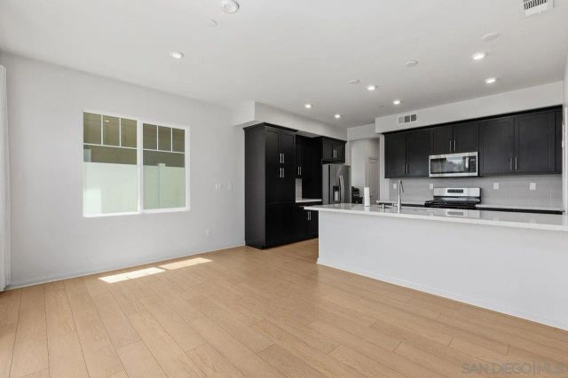 1512 Wingwood, Vista, CA 92083
