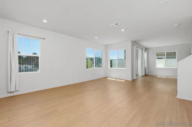 1512 Wingwood, Vista, CA 92083