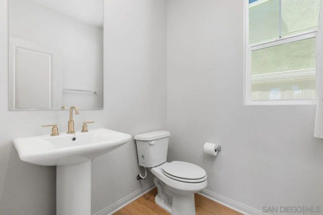 1512 Wingwood, Vista, CA 92083