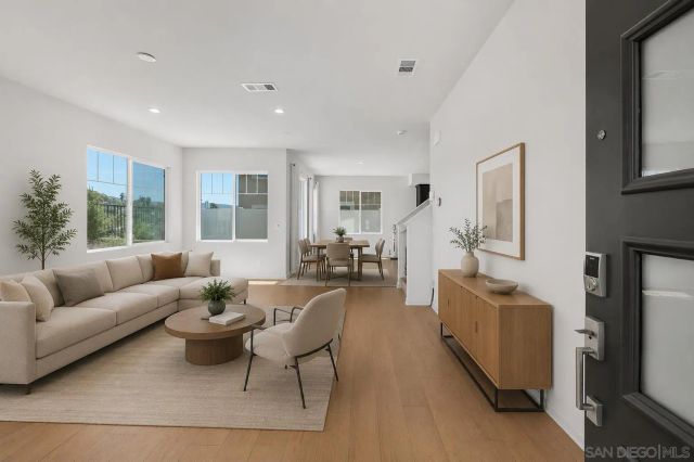 1512 Wingwood, Vista, CA 92083