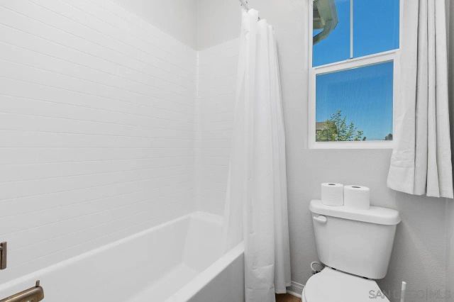 1512 Wingwood, Vista, CA 92083