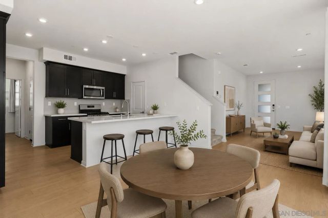 1512 Wingwood, Vista, CA 92083