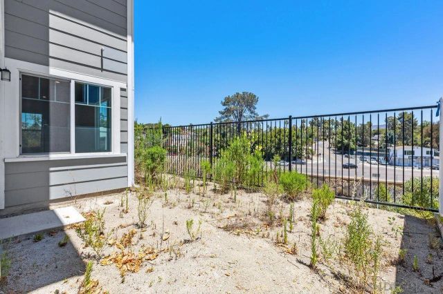 1512 Wingwood, Vista, CA 92083