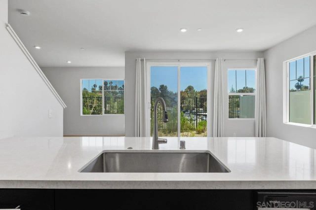 1512 Wingwood, Vista, CA 92083