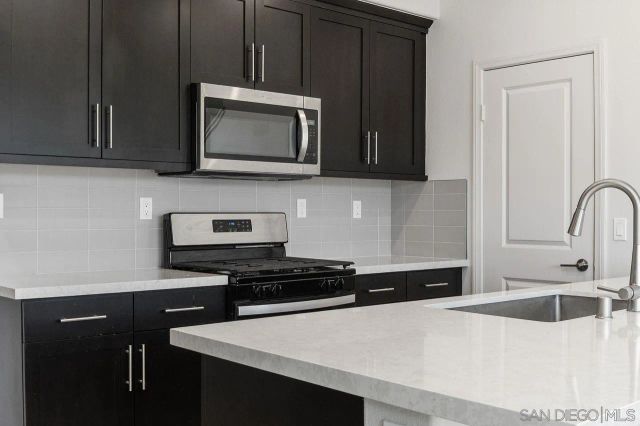 1512 Wingwood, Vista, CA 92083