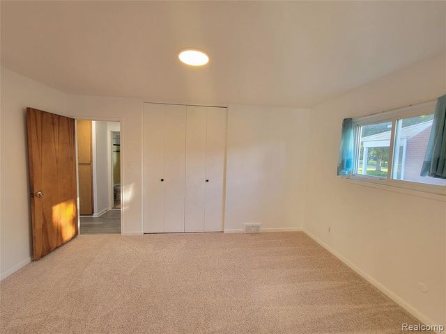 3039 Pearl Avenue, Warren, MI 48091