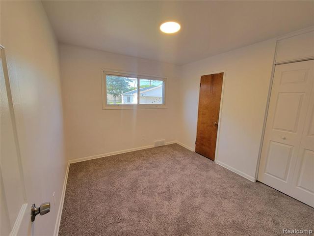 3039 Pearl Avenue, Warren, MI 48091