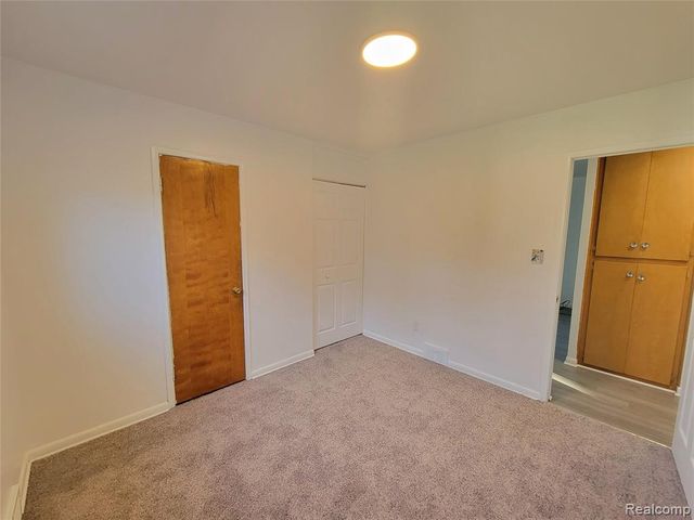 3039 Pearl Avenue, Warren, MI 48091