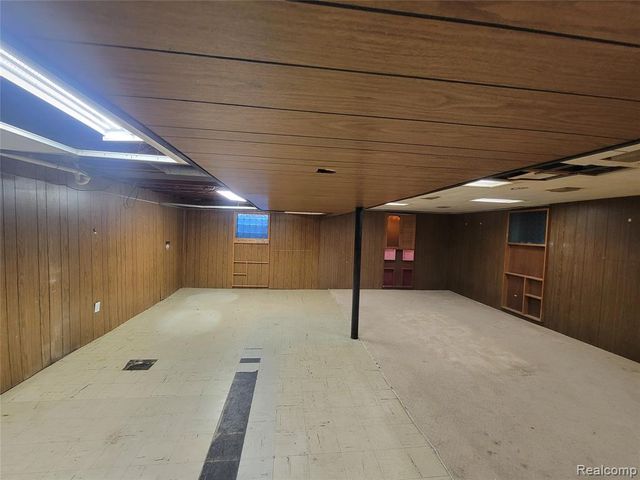 3039 Pearl Avenue, Warren, MI 48091