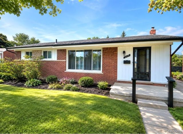 3039 Pearl Avenue, Warren, MI 48091