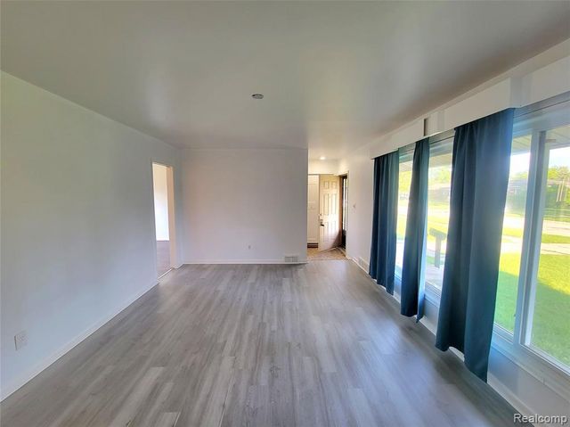 3039 Pearl Avenue, Warren, MI 48091