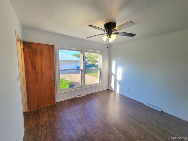 3039 Pearl Avenue, Warren, MI 48091
