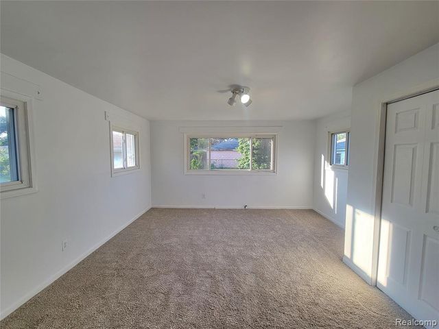 3039 Pearl Avenue, Warren, MI 48091