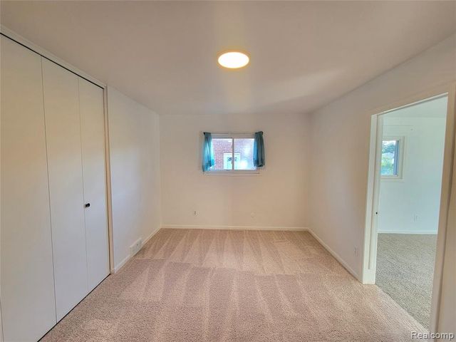 3039 Pearl Avenue, Warren, MI 48091