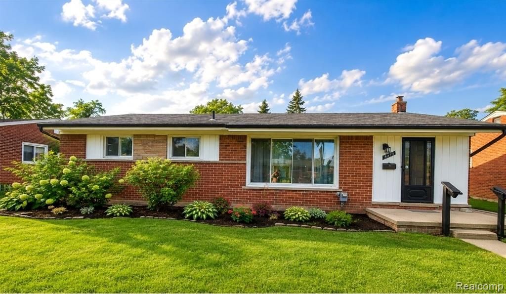 3039 Pearl Avenue, Warren, MI 48091