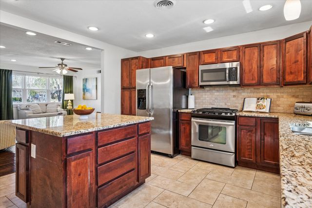 621 Ridgedale Drive, Richardson, TX 75080